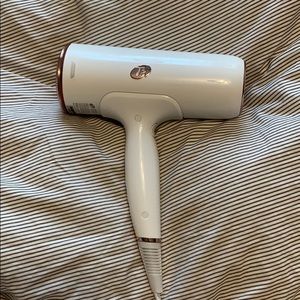 Hair dryer